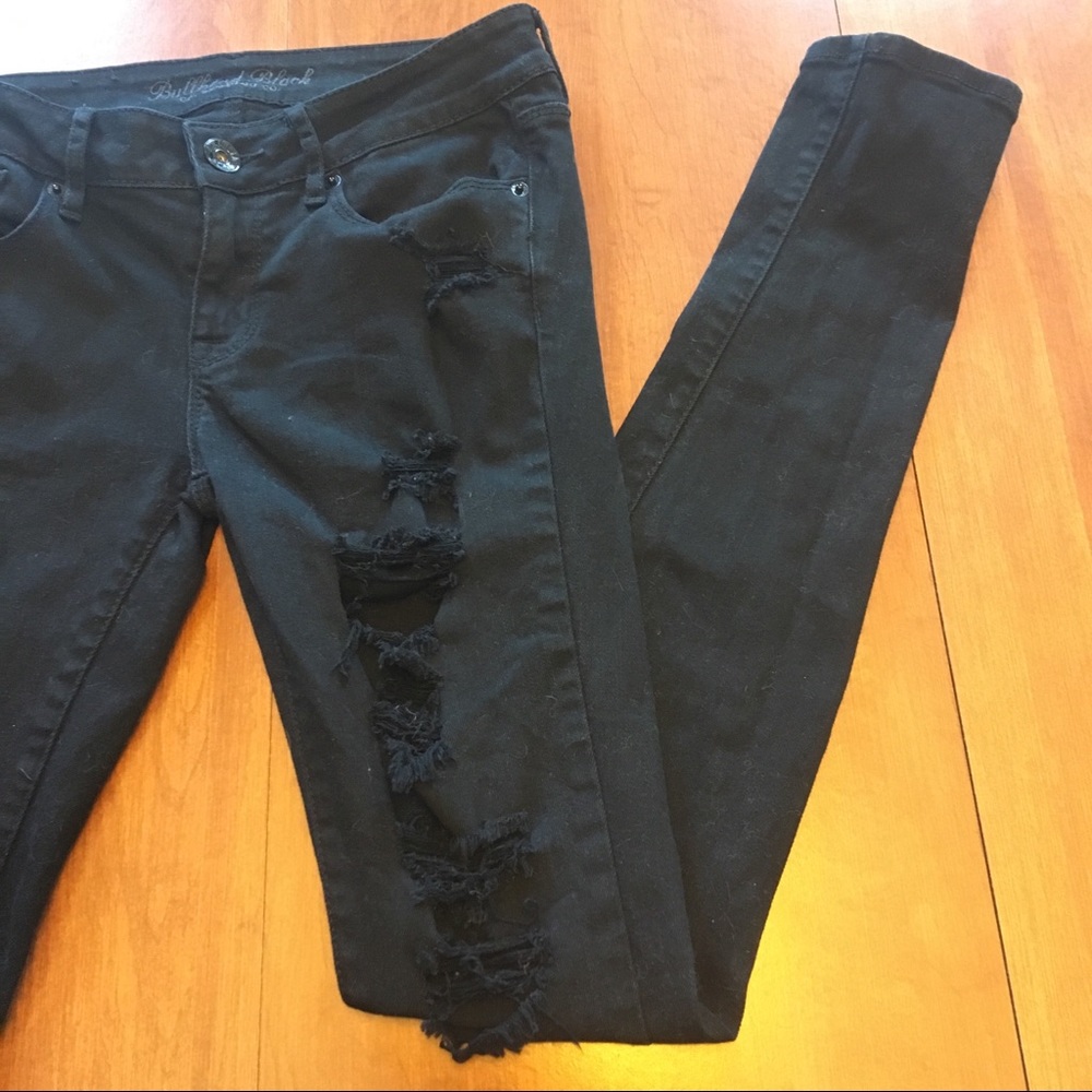 Bullhead black distressed skinniest jeans sz 5
